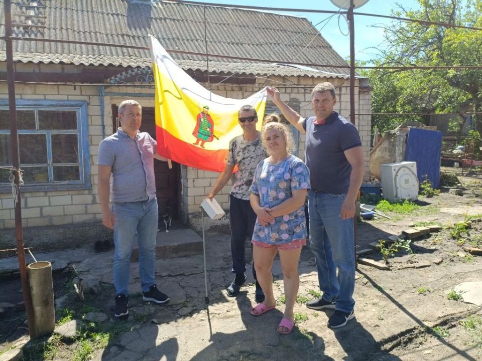 Рязанцы привезли обещанный офтальмологический аппарат жителю Верхнего Рогачика