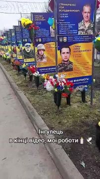 ТЦКшник показывает свои работы на выставке хероев