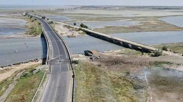 Движение через Чонгарский пролив возобновлено, ЕС накачивает Зеленского деньгами. Новости к этому часу