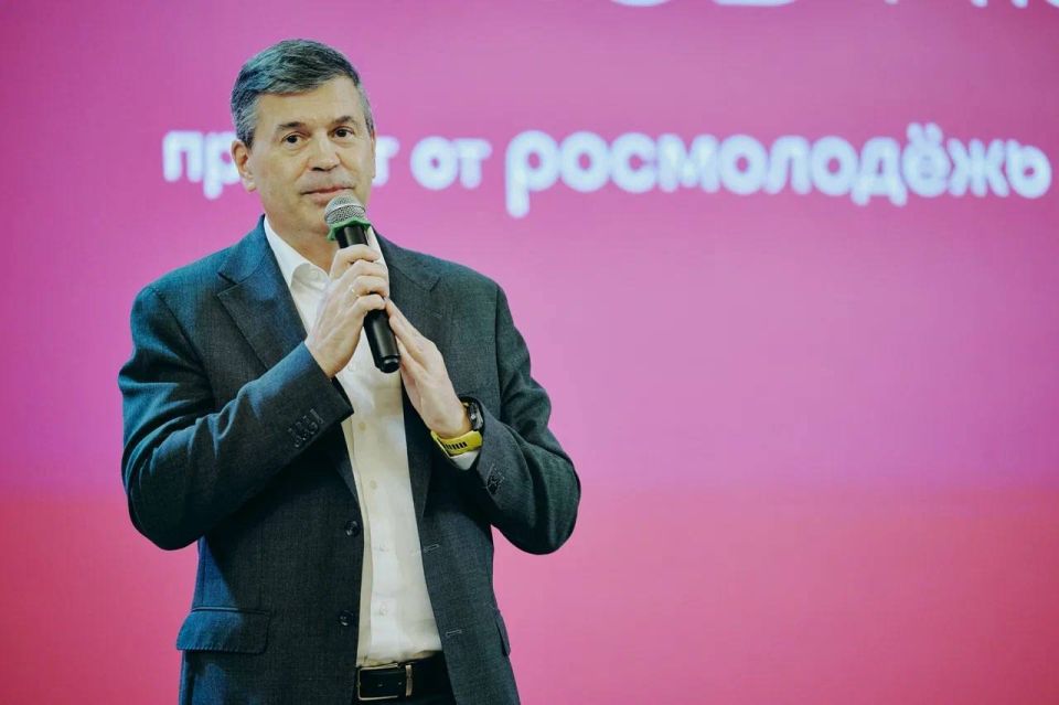 Сегодня выступил на открытии федеральной кадровой программы «Проводники смыслов. Школа молодёжной политики»