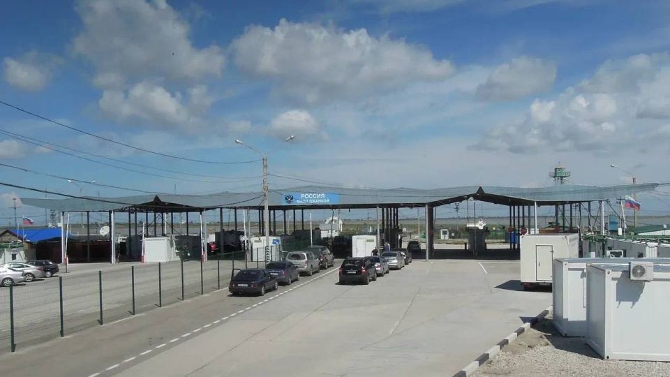 Украинские дроны вновь повредили мост в Чонгаре