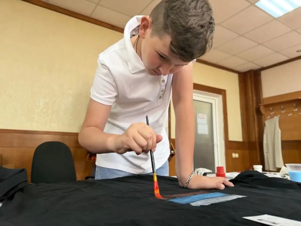 Патриотичный кастом в цветах родного триколора
