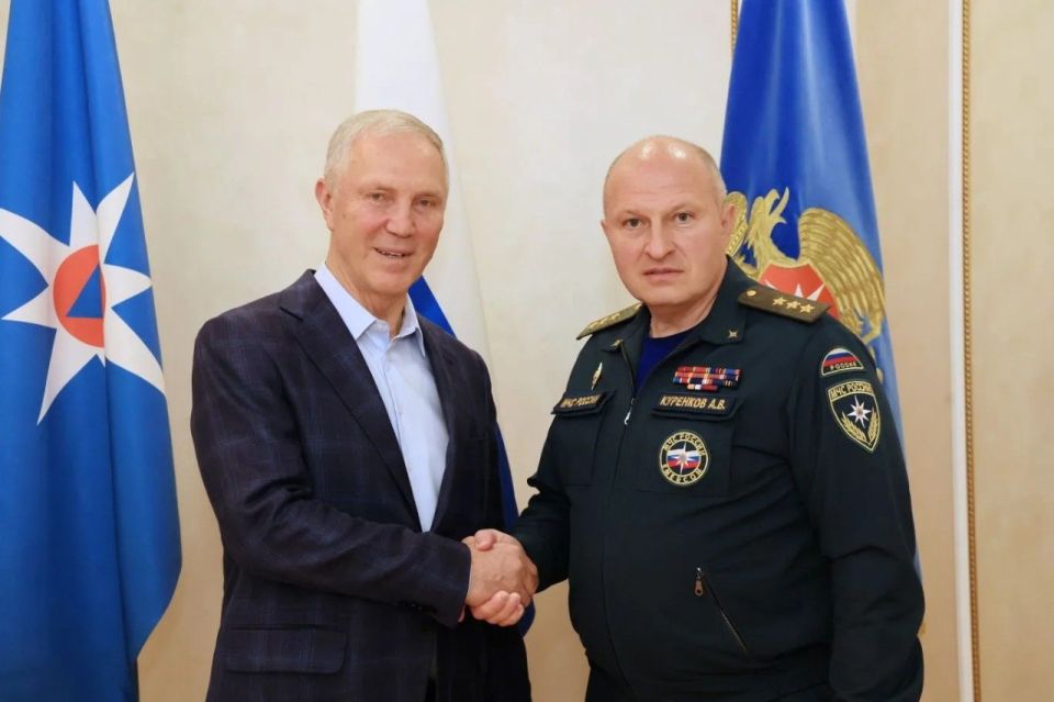 Владимир Сальдо: Провёл рабочую встречу с главой МЧС России Александром Куренковым