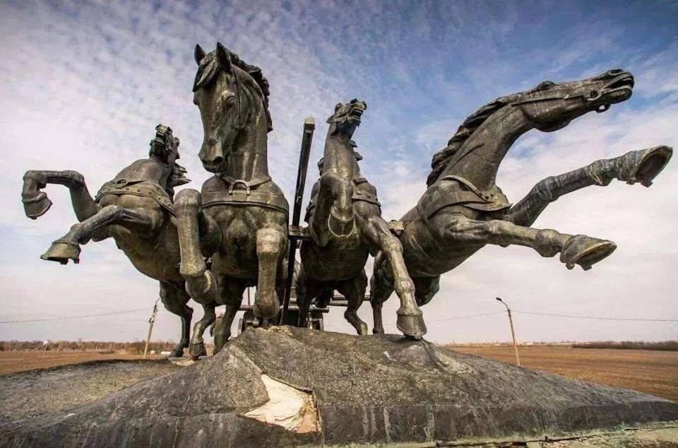 Монумент Каховского округа внесен в список культурного наследия России