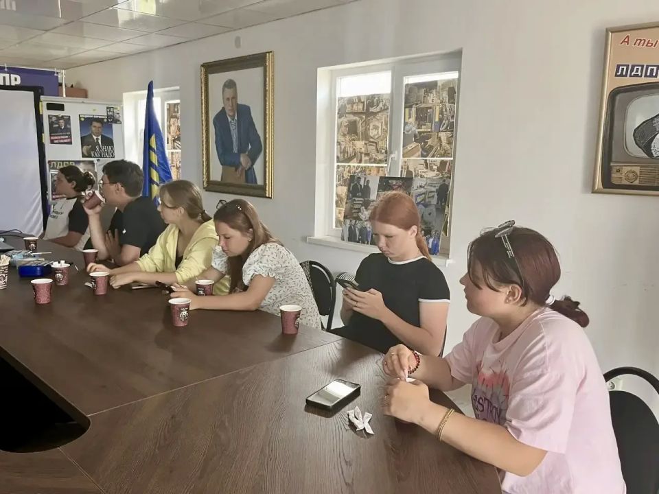 Сколько часов в день школьник должен тратить на учебу?