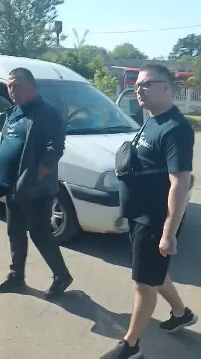 В Черкасской области сотрудник ТЦК в штатском в ответ на просьбу представиться начал ломать окно его машины и угрожать