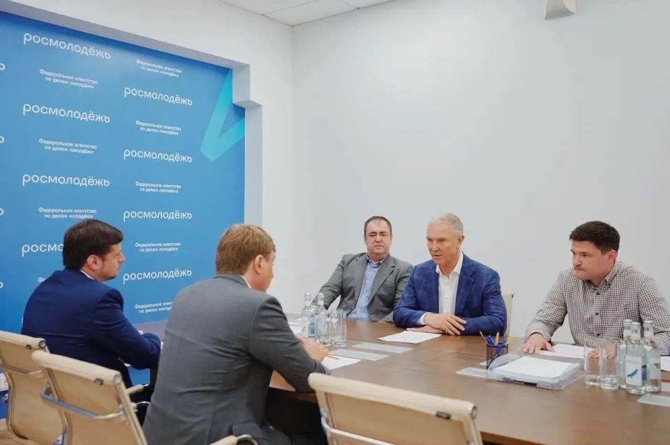 Владимир Сальдо провел встречу с главой Росмолодежи Григорием Гуровым