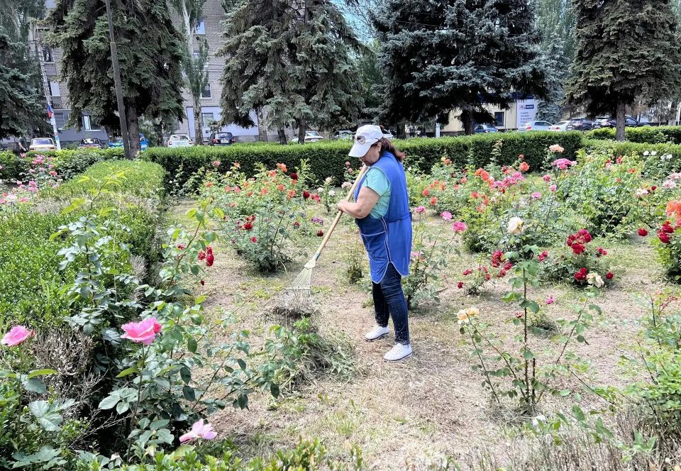 В Скадовске наводят порядок: чистота как уважение к празднику