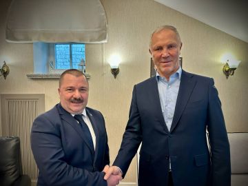 Сегодня свой день рождения отмечает Губернатор Херсонской области, Секретарь Херсонского регионального отделения Партии «Единая Россия» Владимир Васильевич Сальдо!