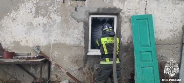 Спасатели МЧС России продолжают ликвидировать пожары в Херсонской области
