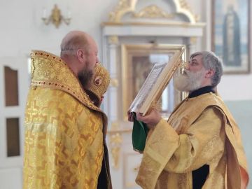 В День России епископ Филарет совершил молебен в Свято-Сергиевском храме Скадовска