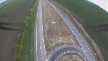 Боевые дроны Армии России приступили к патрулированию трассы "Новороссия", заявил Евгений Балицкий