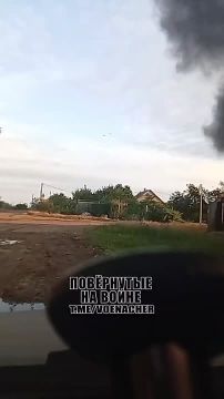 Последствия утреннего удара авиабомбами по складам в Херсоне