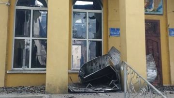 ВСУ сожгли дотла ДК и библиотеку в Каховском округе