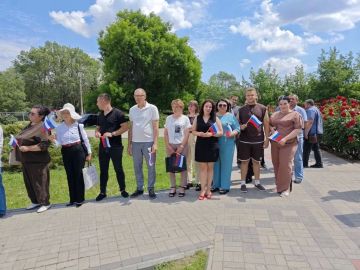 В честь празднования Дня России в Новотроицком прошёл торжественный митинг