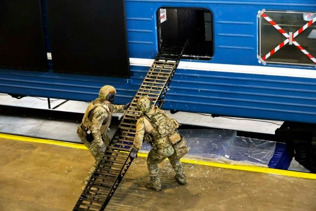 Офицеры СОБР Росгвардии из Херсонской области победили на международных соревнованиях