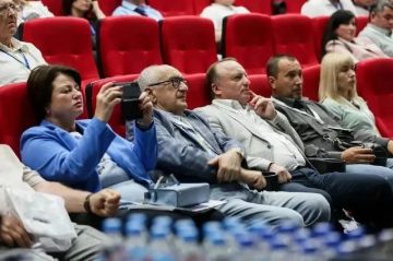 В Ялте прошел форум "Водные горизонты юга", где обсуждались перспективы развития систем водоснабжения и водоотведения в Донбассе и Новороссии