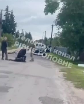 Пенсионер с лопатой разогнал отряд ТЦК под Ровно