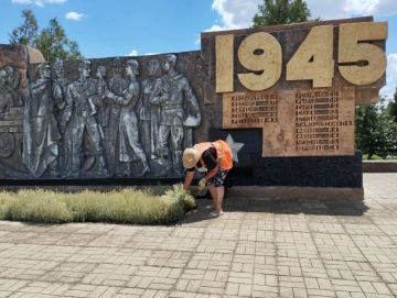 В Тавричанке навели порядок у мемориала ко Дню памяти и скорби