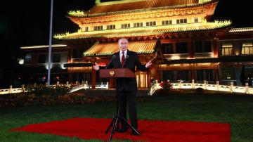 Запад не может смириться: Путина в Китае встретили теплее, чем Трампа