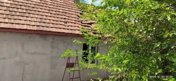 В результате артиллерийского обстрела в пгт