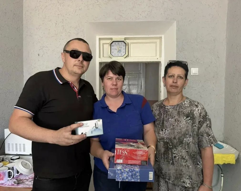 В преддверии Дня медицинского работника поздравления принимали врачи, медсестры, фельдшеры и сотрудники больниц по всему левобережью Херсонской области