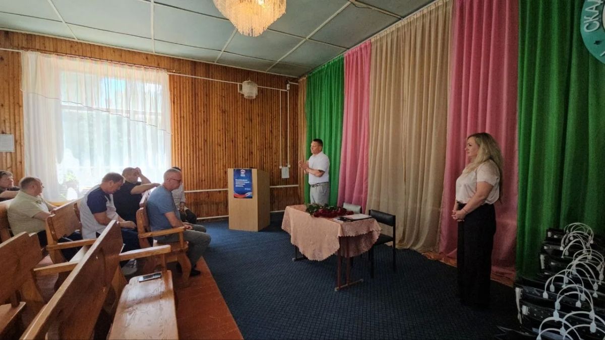 Сотрудников Скадовской ЦРБ поздравили с Днем медработника