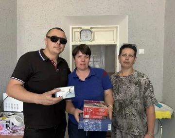 В преддверии Дня медицинского работника поздравления принимали врачи, медсестры, фельдшеры и сотрудники больниц по всему левобережью Херсонской области