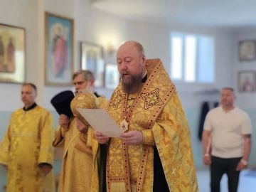 22 июня, в День памяти и скорби, епископ Скадовский и Алешкинский Филарет провел богослужение в Свято-Сергиевском храме Скадовска