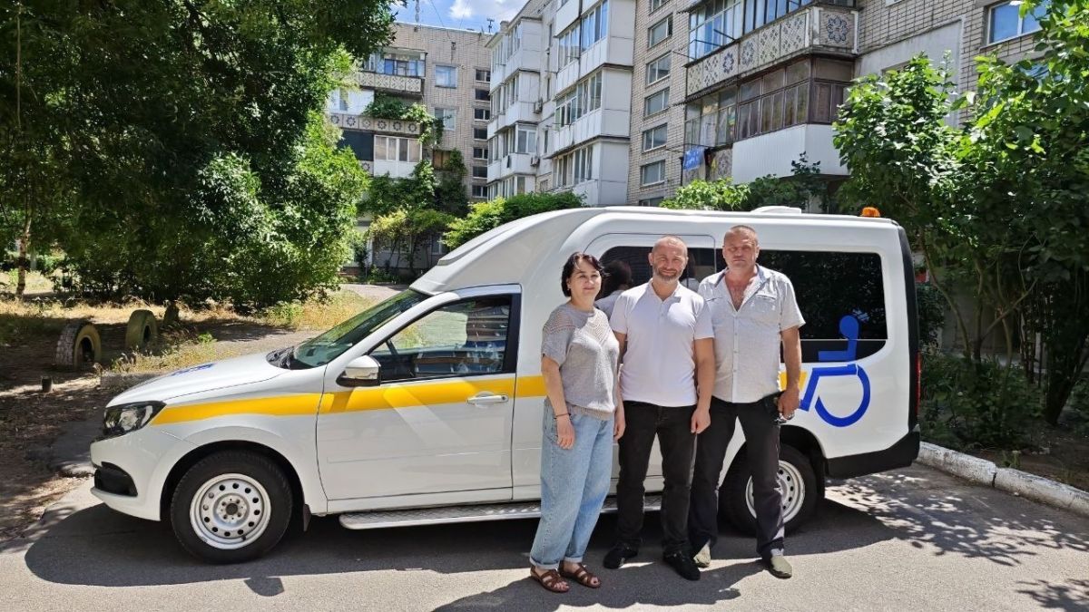 В Каховском округе заработало «Социальное такси»: помощь для маломобильных жителей