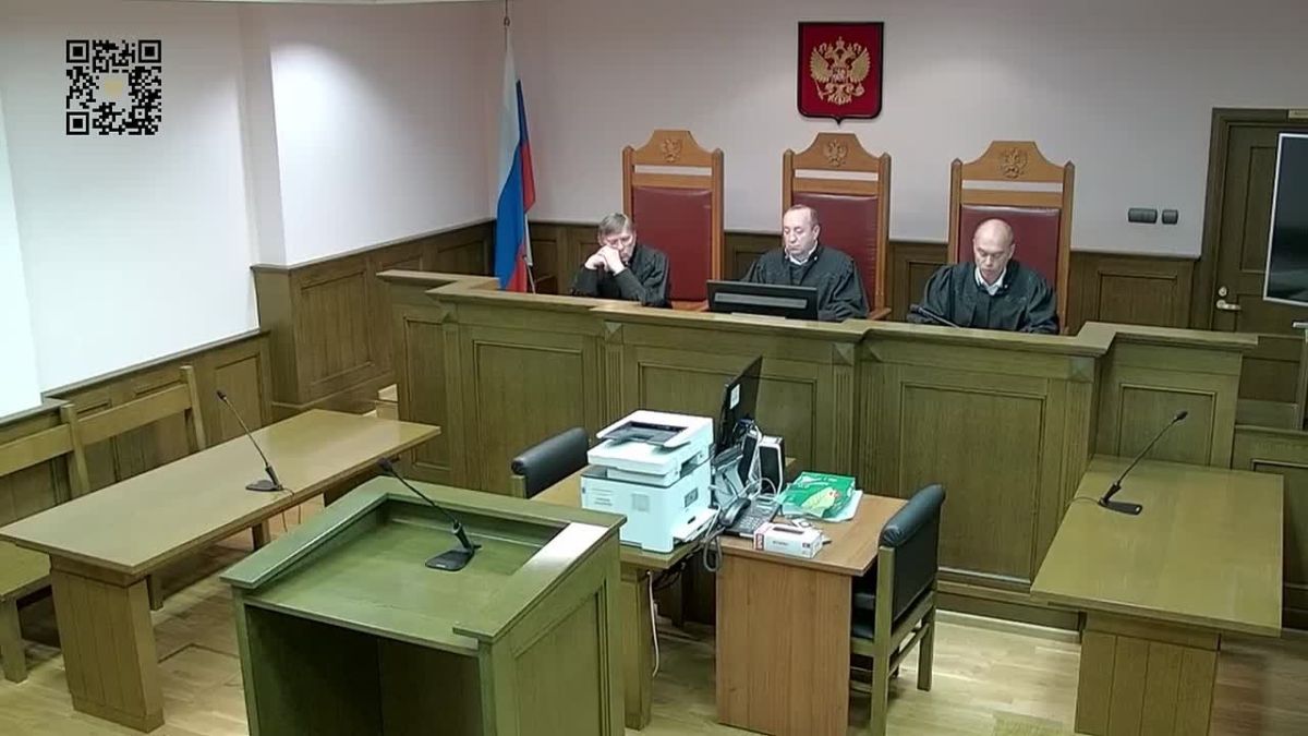 Указание цены со скидкой при условии оплаты дополнительных услуг является методом манипулирования информацией о действительной стоимости товара, разъяснил ВС РФ, рассмотрев жалобу жительницы Краснодарского края
