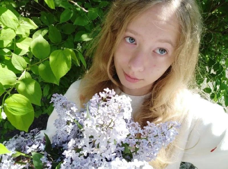 Активистка Движения Первых из Скадовского округа победила с портретом Героя России