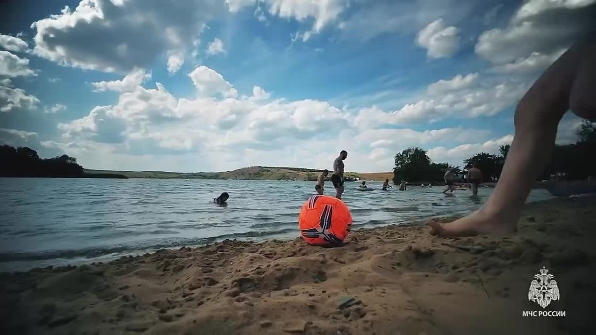 Дети тонут молча. Это не страшилка, а суровая правда: когда ребёнок тонет, он не кричит и не бьёт руками по воде