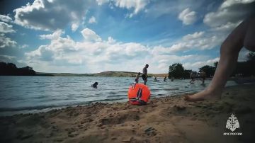 Дети тонут молча. Это не страшилка, а суровая правда: когда ребёнок тонет, он не кричит и не бьёт руками по воде