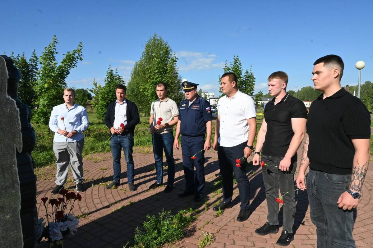 В День ветеранов боевых действий в Ульяновске почтили память героев-десантников