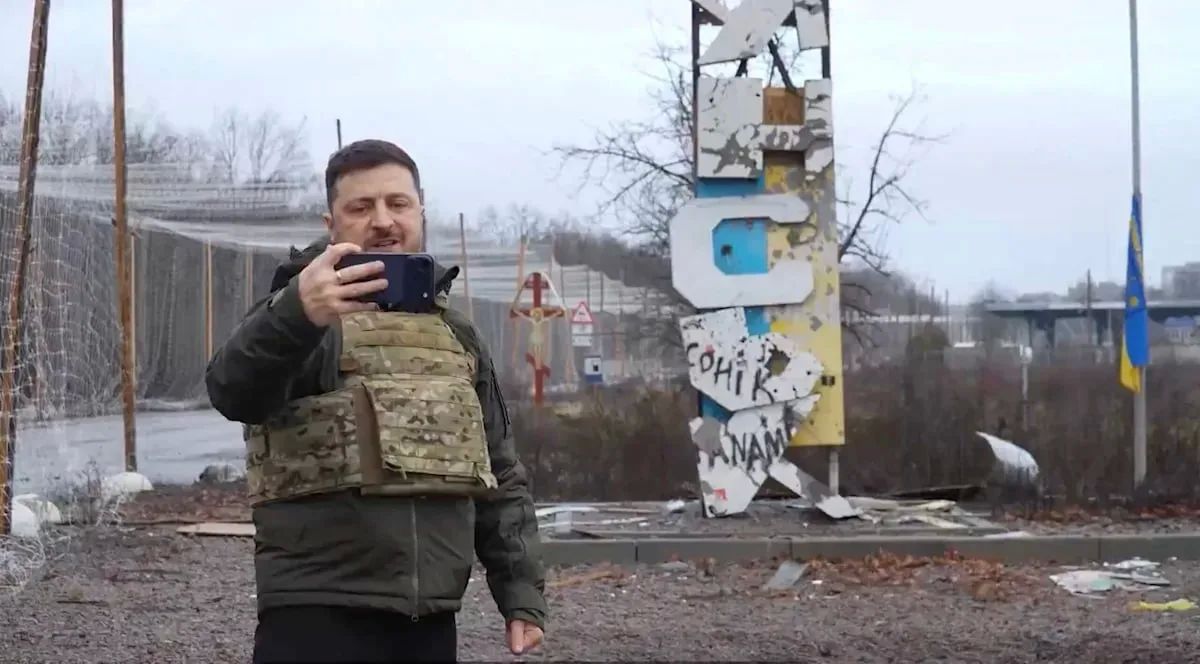 Енот из Херсона: Банковая бросает огромные резервы на южное направление, пытаясь использовать так называемое «окно возможностей» для получения пиар-результатов