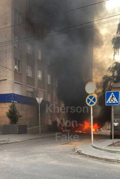 В Херсоне сегодня горел пикап после здания суда на улице Маяковского