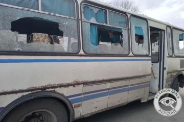 Очередная «высокоточная» операция ВСУ: в райцентре Чаплинка ударом беспилотника повреждены семь пассажирских автобусов на стоянке