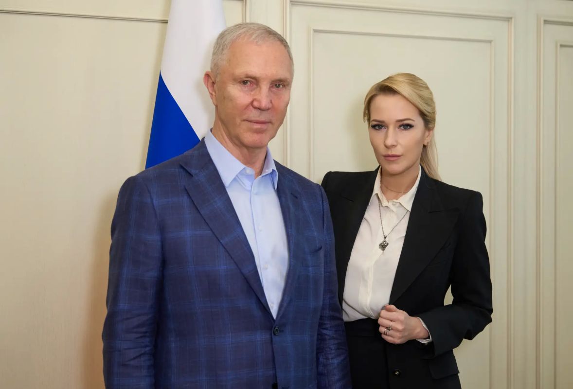 Яна Лантратова: 1 июля провела рабочую встречу с главой Херсонской области Владимиром Сальдо — говорили о защите прав людей, которые живут в населённых пунктах у линии соприкосновения