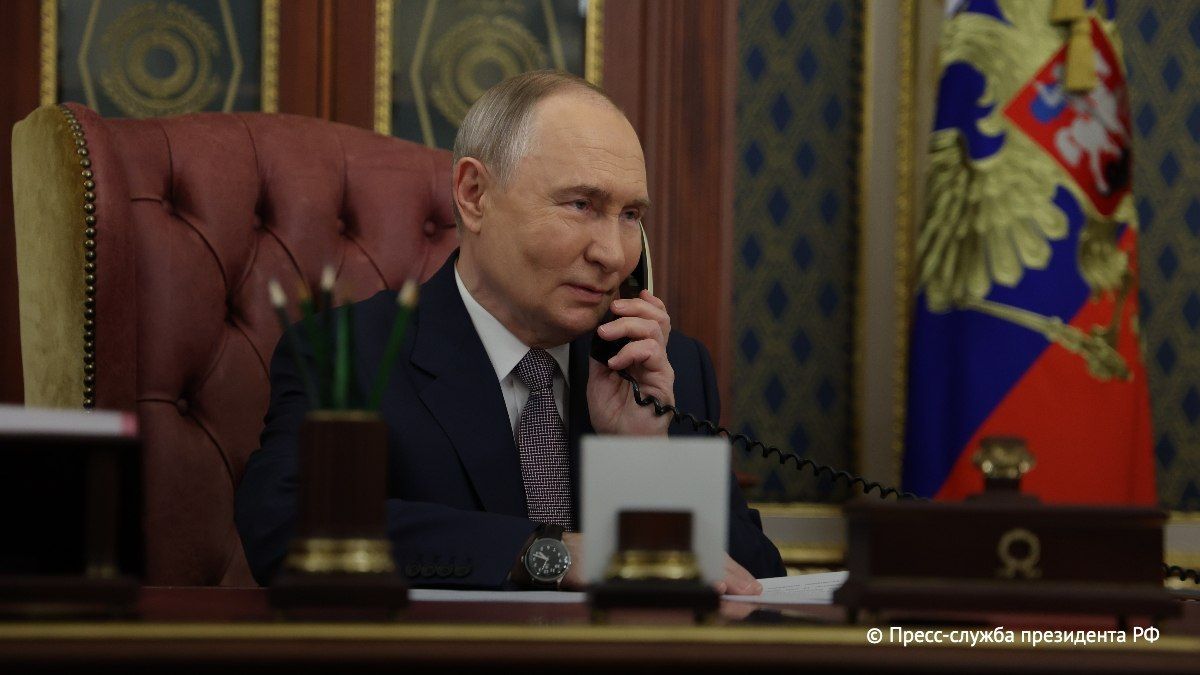 Путин и Трамп провели телефонный разговор, сообщил Ушаков