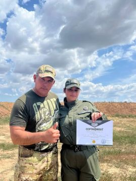 Активистка Движения Первых из Новопокровской школы нарисовала Героя Херсонщины и рассказала, почему важно помнить тех, кто защищал страну