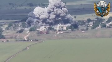 Херсонское направление: Наши авиаторы разнесли здание с засевшими ВСУшниками