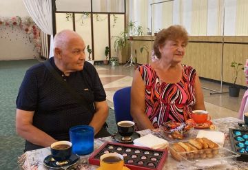 «Больше дня не обижаться». Семейная пара из Геническа, прожившая 54 года вместе, поделилась секретом долголетия брака