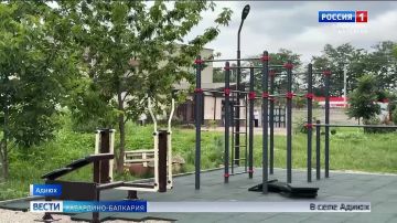 В селе Адиюх на этапе завершения – благоустройство детской площадки