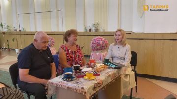 В Геническе семейная пара отметила 54-ю годовщину свадьбы