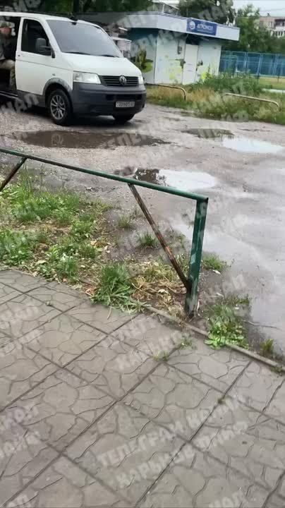 И снова Харьков, очередная "добровольная" мобилизация на Новых домах (район города)