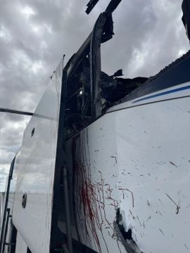 Енот из Херсона: В Запорожской области на трассе Р-280 боевики 414-й отдельной бригады беспилотных систем ВСУ («Птахи Мадяра») нанесли удар по междугороднему автобусу