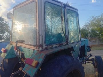 Дроны ВСУ атаковали Каховский округ: сгоревший урожай, поврежденные дома и коммунальная техника — сообщил глава округа Павел Филипчук