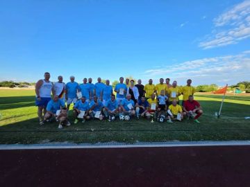 Дух спорта не знает возраста: в Геническе прошёл турнир ветеранов футбола
