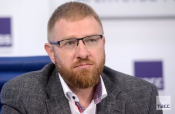 Александр Малькевич: Книжный шкаф СВОей литературы пополняется